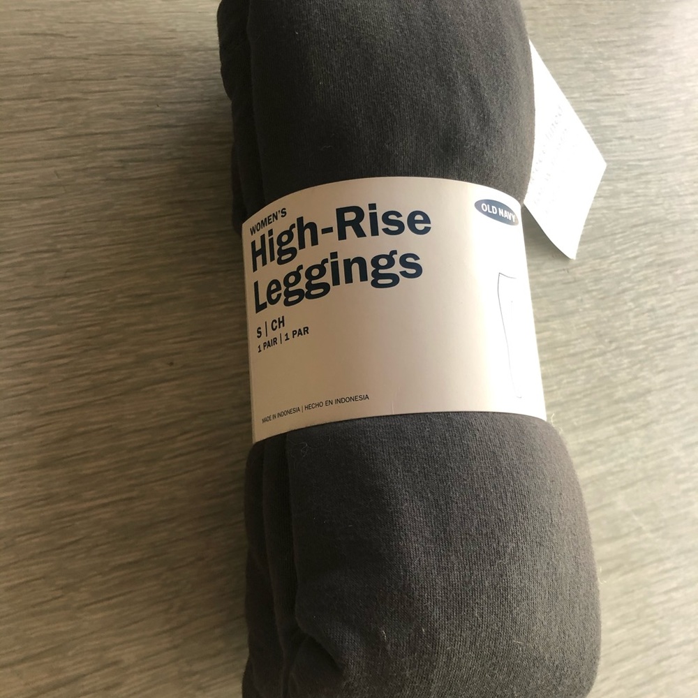 Old Navy high waisted fleece lined leggings. NWT